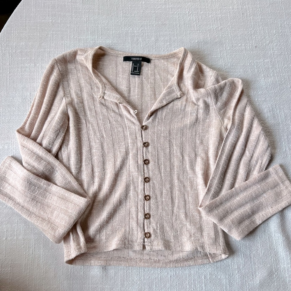 Long sleeve with buttons